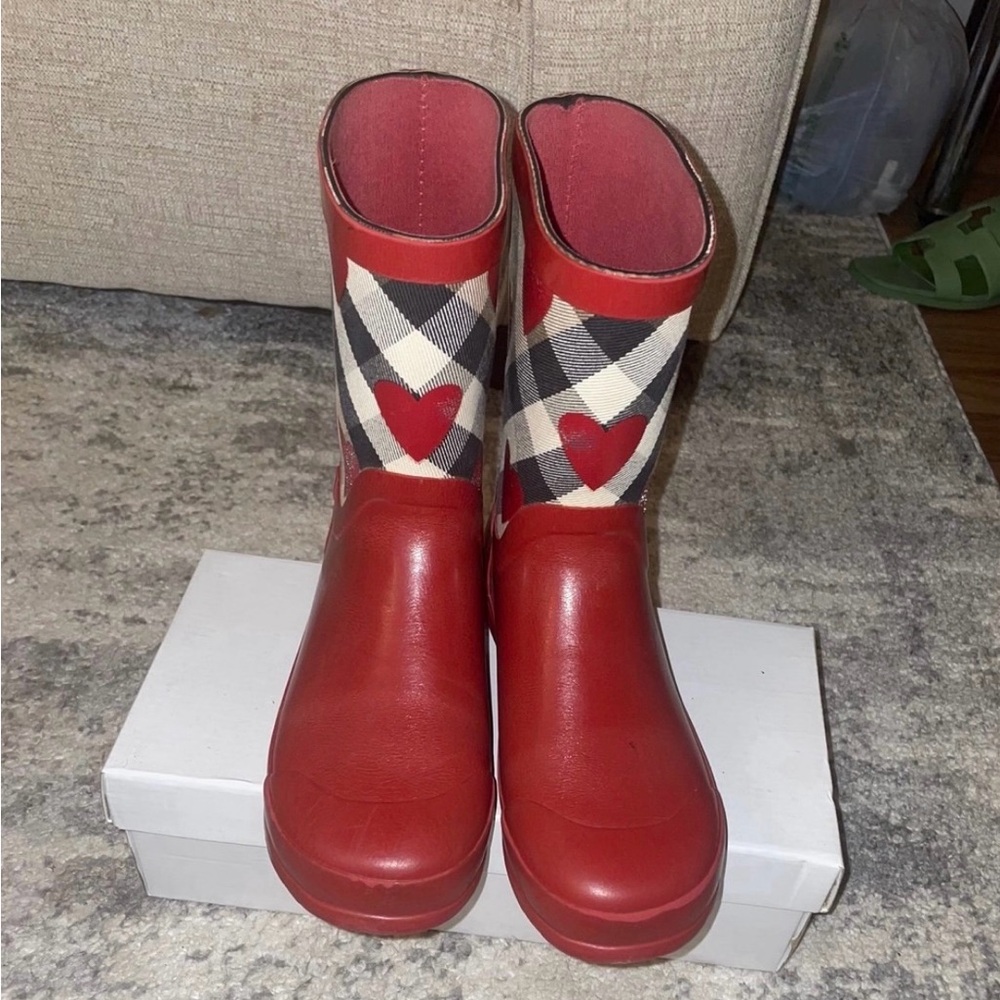 Little girls ankle Burberry boots